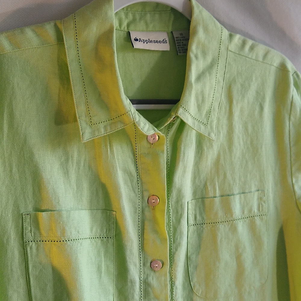 NWOT Appleseed's 18 100% linen light apple green button down top